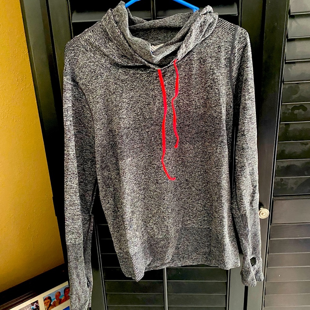 Black & white long sleeve  scoop neck shirt